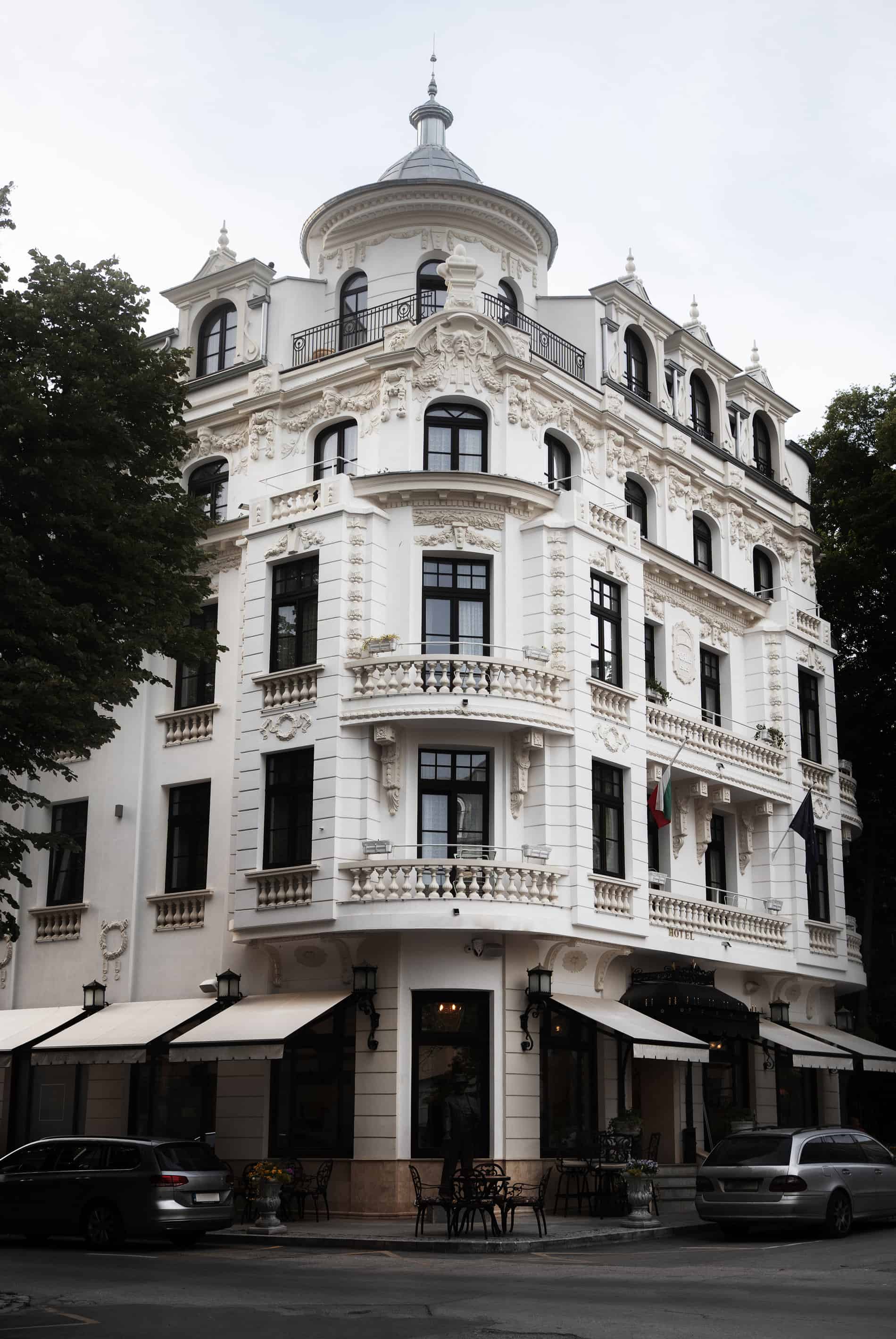 Hotel cu fațadă de epocă 3